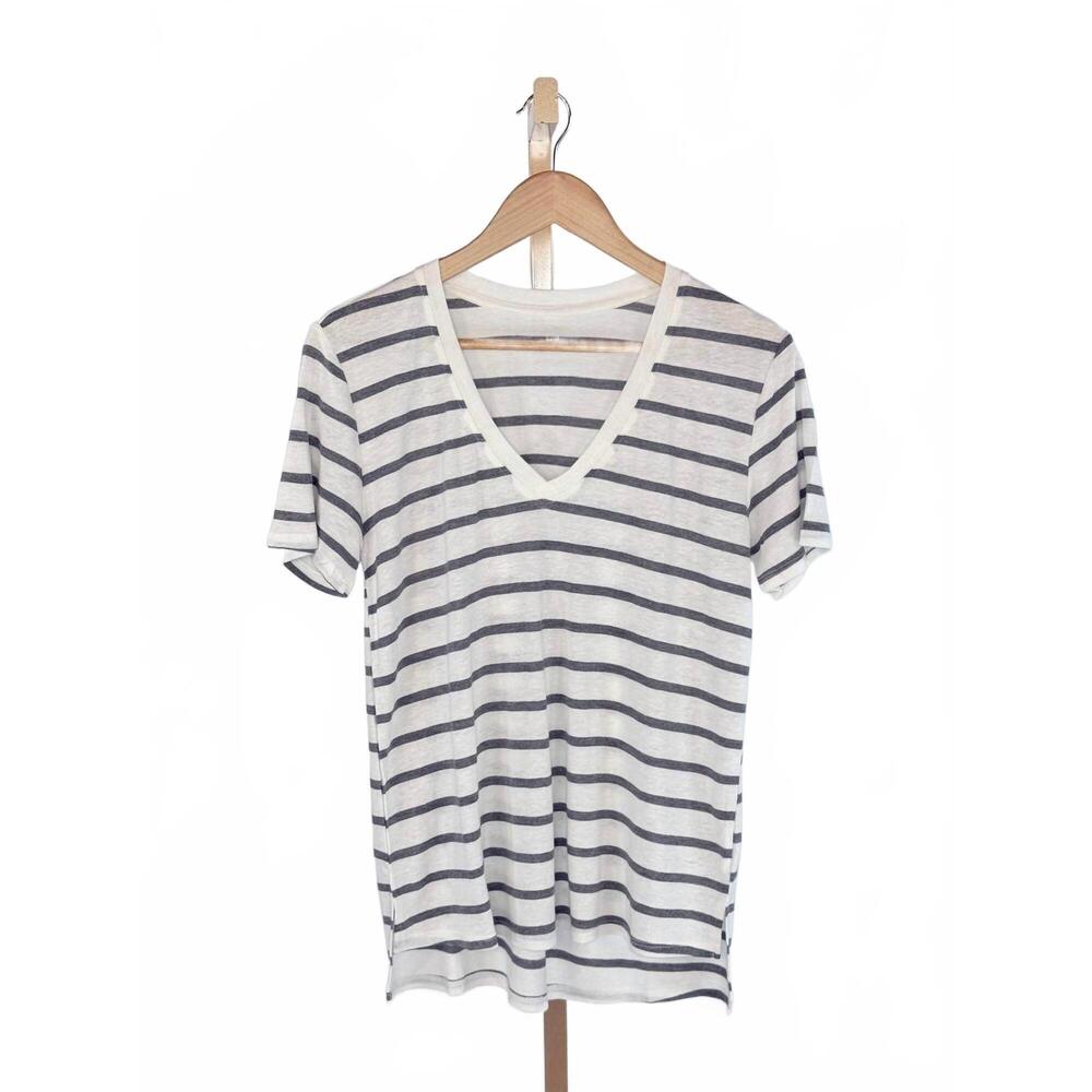 NEW BE COOL women's soft lines v-neck stripe tee in heather grey